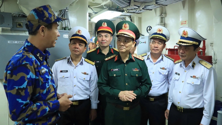 Thượng tướng Phạm Trường Sơn kiểm tra sẵn sàng chiến đấu bảo vệ bầu cử tại Vùng 3 Hải quân