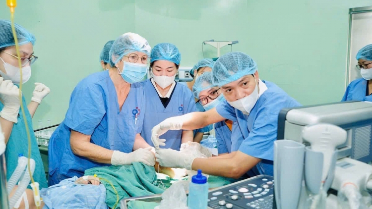 BV Sản Nhi Nghệ An tiếp tục phối hợp cùng chuyên gia quốc tế điều trị co cứng cơ cho trẻ bại não