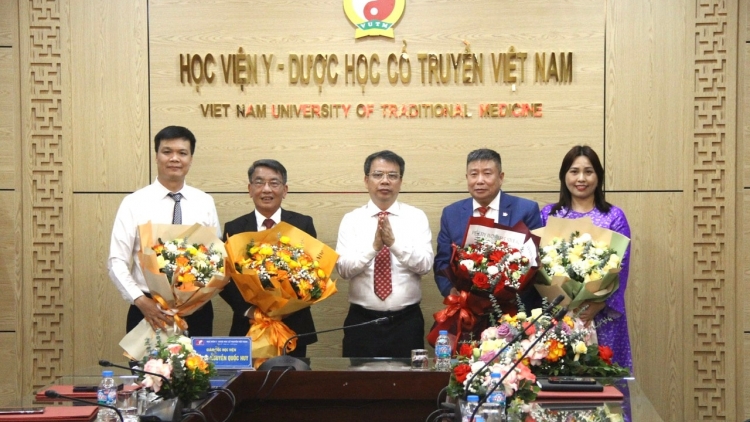 Học viện Y - Dược học Cổ truyền Việt Nam tổ chức Lễ bổ nhiệm lại chức danh Phó giáo sư năm 2026