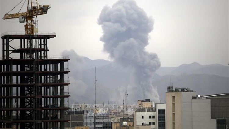  Israel thả hơn 12.000 quả bom xuống Iran; Tehran tập kích nhà máy lọc dầu chiến lược của Israel