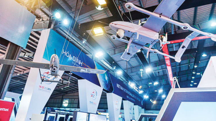 Phát triển kinh tế tầm thấp từ đầu tư làm chủ công nghệ: cơ hội và thách thức nào cho Việt Nam