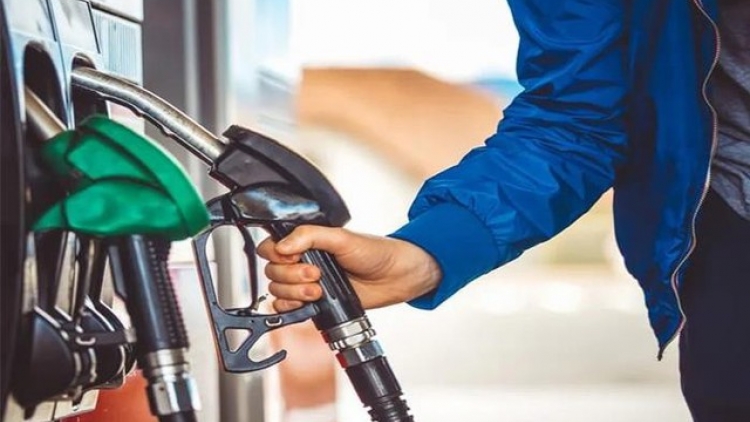 Giá xăng, dầu đồng loạt tăng mạnh