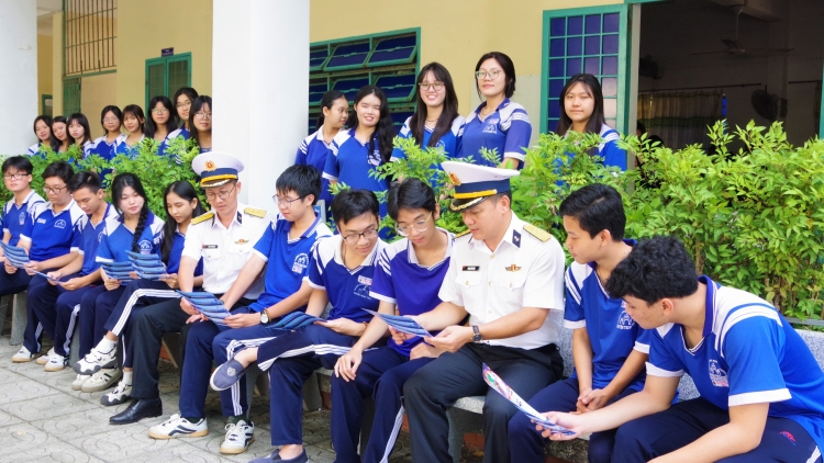 Học viện Hải quân đẩy mạnh chuyển đổi số trong công tác tuyển sinh tại An Giang