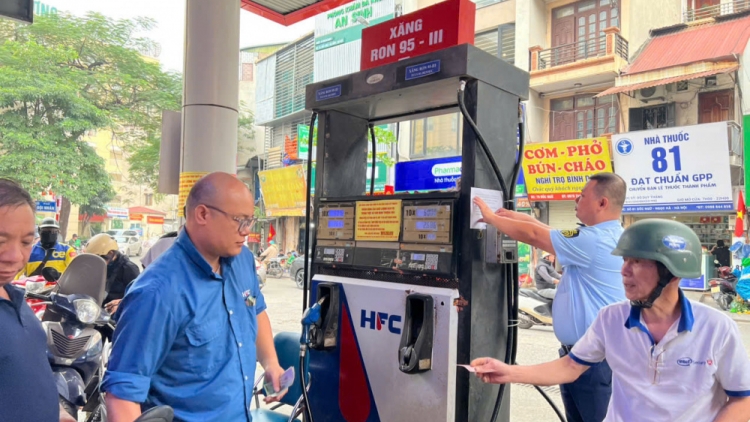 Tăng cường kiểm tra, giám sát hoạt động kinh doanh xăng dầu, ngăn chặn găm hàng, tăng giá bất hợp lý