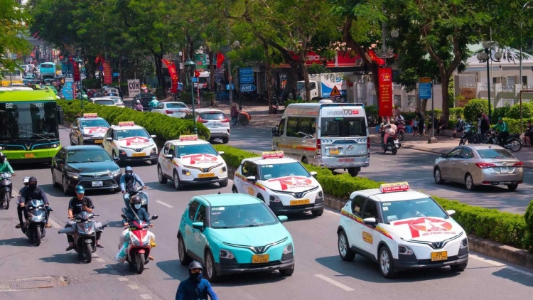 Thời sự 12h 2/3/2026 - Hà Nội sẽ chuyển toàn bộ taxi chạy xăng, dầu sang xe điện trước năm 2030