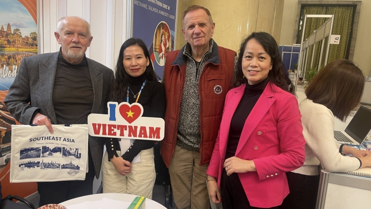 Kiều bào hướng về Ngày bầu cử: Kỳ vọng cho giai đoạn phát triển mới của đất nước