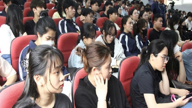 Sinh viên y khoa sẽ phải vượt qua kỳ thi đánh giá năng lực hành nghề từ năm 2027