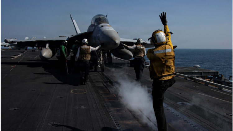 Vì sao đồng minh của Mỹ thận trọng điều tàu chiến đến Eo biển Hormuz?