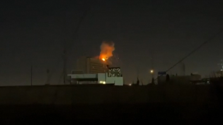 Vùng Xanh bị tấn công bằng tên lửa và drone