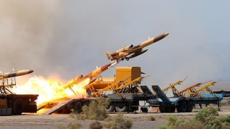 Iran phóng hơn 700 tên lửa và UAV vào UAE; tập kích tàu sân bay Mỹ 