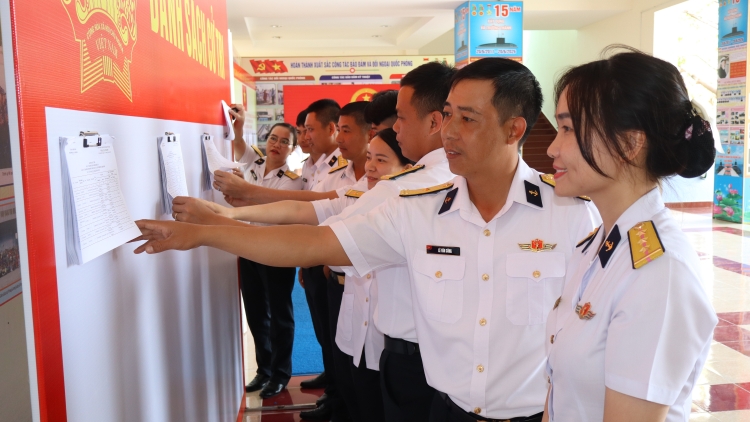 Cán bộ, chiến sĩ Lữ đoàn Tàu ngầm 189 Hải quân vững vàng trước ngày hội lớn của đất nước