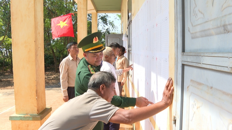 Giữ vững biên cương, an ninh trật tự, vững niềm tin lá phiếu ở biên giới Gia Lai