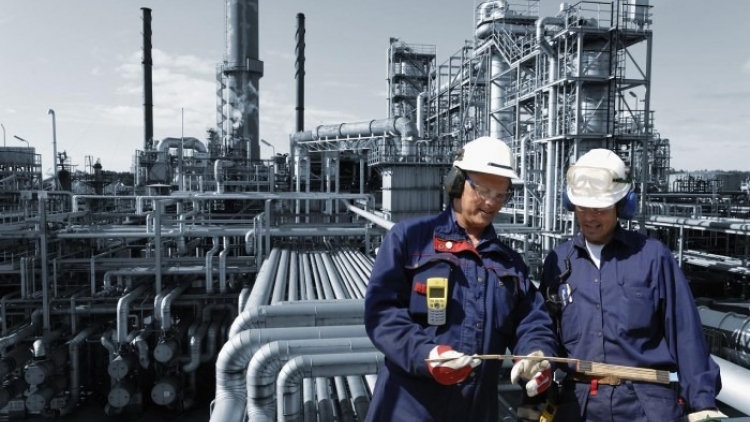 Những nỗ lực can thiệp đầu tiên nhằm hạ nhiệt thị trường dầu mỏ