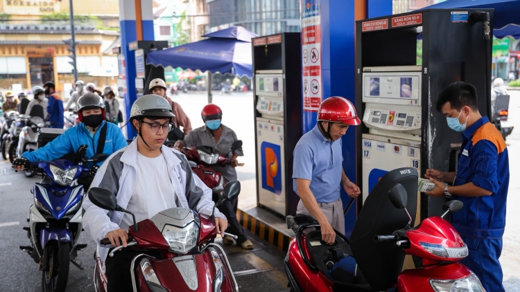 Thời sự 6h 10/3/2026: Chính phủ ban hành Nghị định số 72 giảm thuế một số mặt hàng xăng dầu về 0%