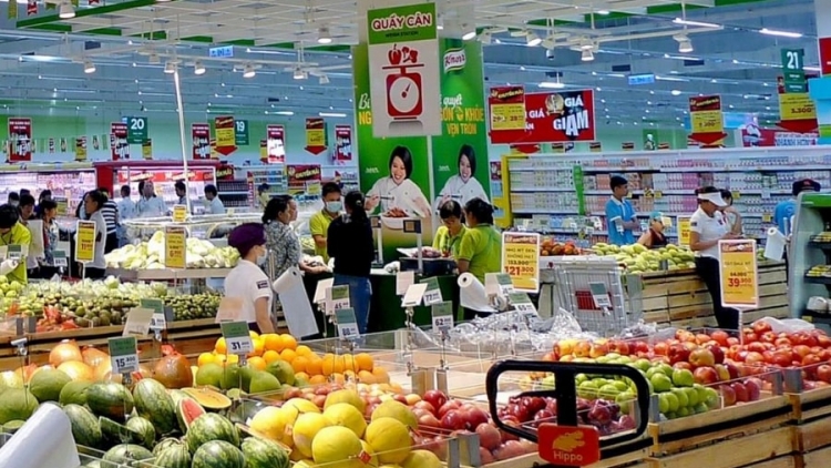 Củng cố sức mạnh thị trường nội địa trước biến động của thế giới