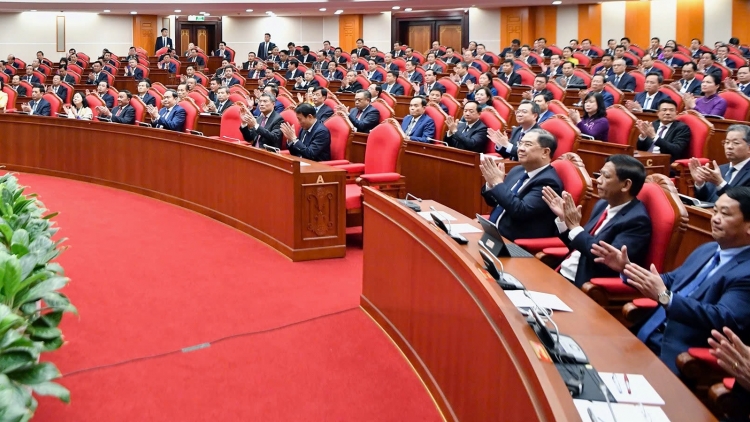 Thông báo Hội nghị lần thứ hai Ban Chấp hành Trung ương Đảng khóa XIV