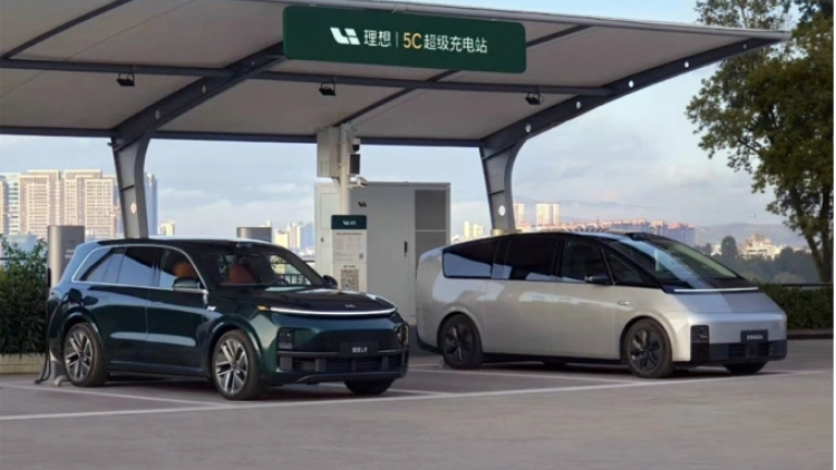 Mạng lưới trạm sạc xe điện lớn nhất thế giới: Cú hích giao thông xanh ở Trung Quốc