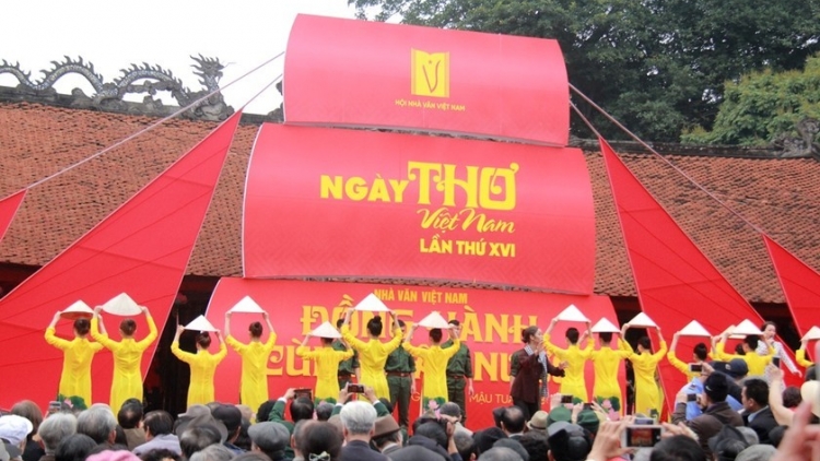 Nhân Ngày thơ Việt Nam bàn về việc gìn giữ giá trị thi ca giữa kỷ nguyên AI