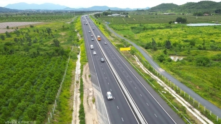 Thời sự 12h 1/3/2026: Sẽ thu phí 5 tuyến cao tốc thuộc Dự án cao tốc Bắc - Nam phía Đông từ ngày mai