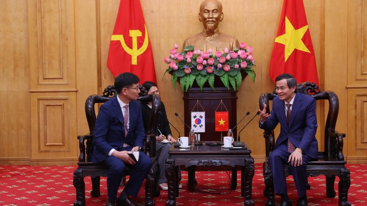 Ông Đoàn Minh Huấn tiếp Tổng Giám đốc Samsung Việt Nam