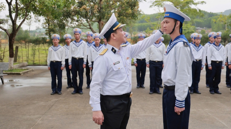 Vùng 3 Hải quân kiểm tra, nâng cao chất lượng huấn luyện chiến sĩ mới