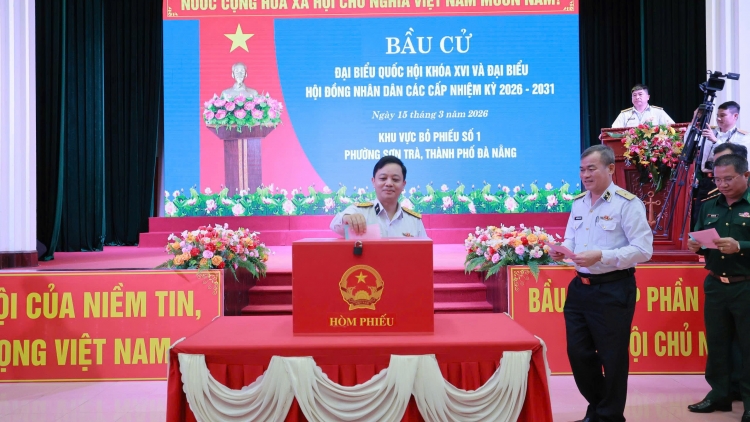 Cán bộ, chiến sĩ Vùng 3 Hải quân trong "Ngày hội non sông"