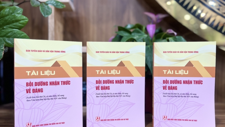 Cẩm nang định hướng phấn đấu vào Đảng cho quần chúng ưu tú