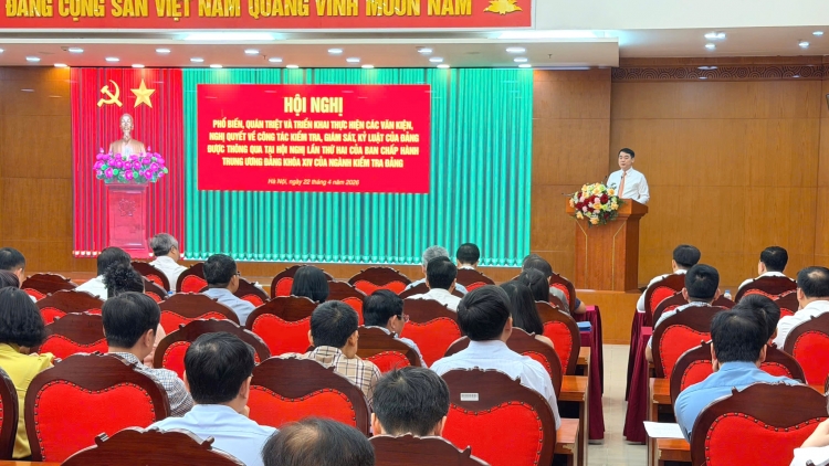 Phổ biến, quán triệt và triển khai thực hiện các văn kiện,nghị quyết về công tác kiểm tra, giám sát