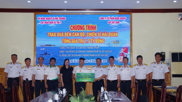 Tiếp thêm động lực cho chiến sĩ Hải quân nơi đầu sóng