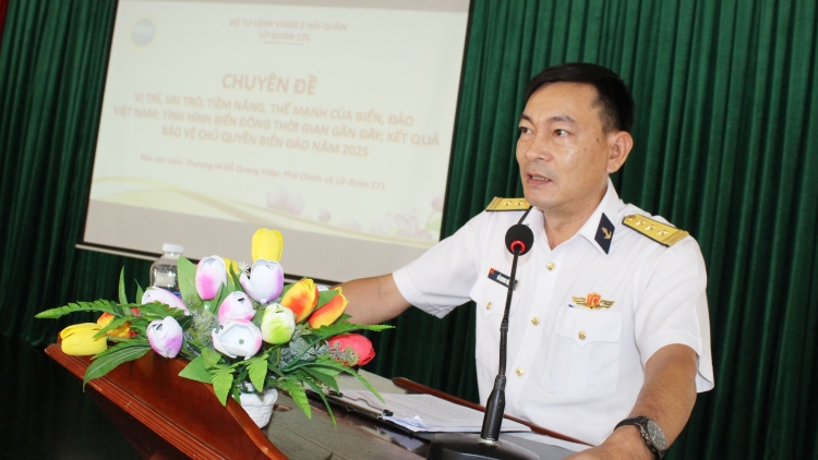 Hơn 200 cán bộ, ngư dân xã Long Hải được tuyên truyền về biển, đảo