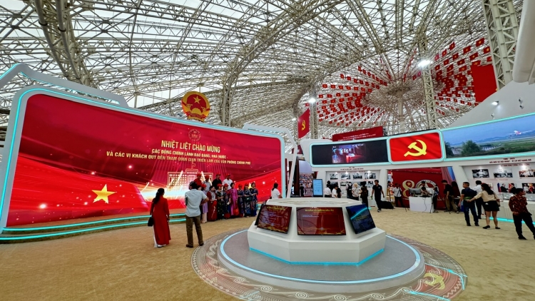 Những điểm nhấn ấn tượng tại triển lãm thành tựu đất nước