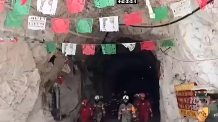 Thợ mỏ Mexico được giải cứu sau gần 14 ngày mắc kẹt dưới hầm mỏ ngập nước