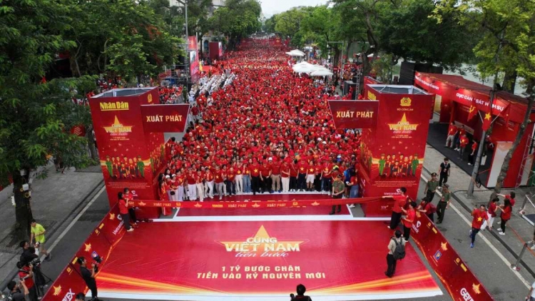 1 tỷ bước chân tiến vào kỷ nguyên mới