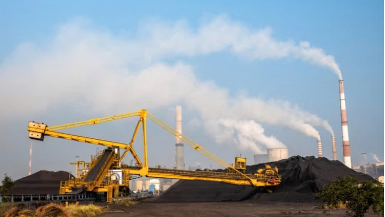 Báo động tình trạng nhiều quốc gia quay trở lại sử dụng than đá do giá dầu tăng cao