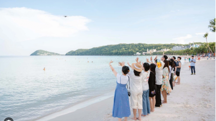 Du lịch nghỉ lễ: Làm mới điểm đến cũ thế nào khi người dân ngại "bay"?