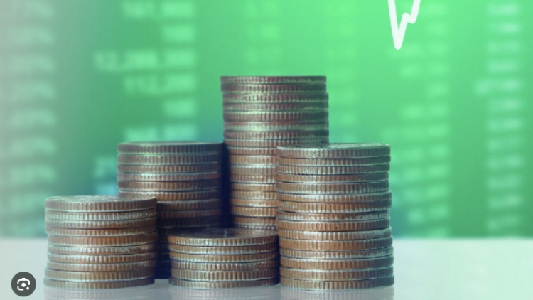 Thị trường quỹ chịu sức ép từ biến động và lãi suất