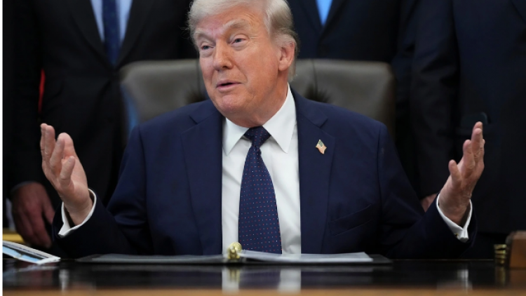 Ông Trump nói Iran có thể gọi điện nếu muốn đàm phán chấm dứt chiến tranh