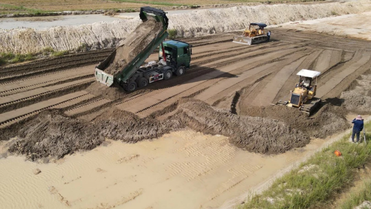 Hà Tĩnh giải ngân đầu tư công gần 1000 tỷ đồng