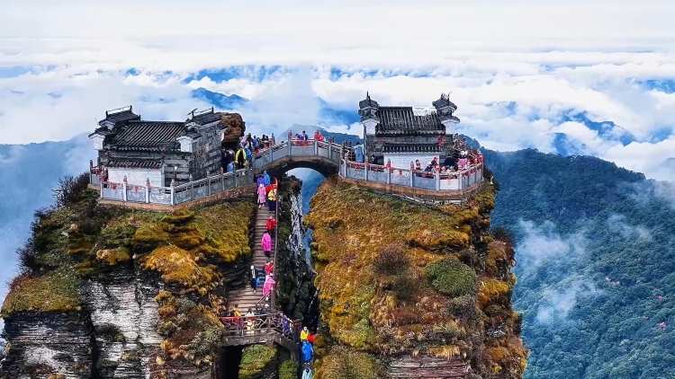 Núi Phạm Tịnh (Trung Quốc) – “Lâu đài trên không” phiên bản đời thực