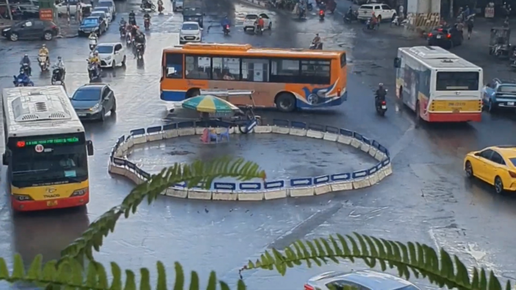 Hà Nội chưa có chủ trương miễn phí vé xe buýt cho toàn bộ người dân