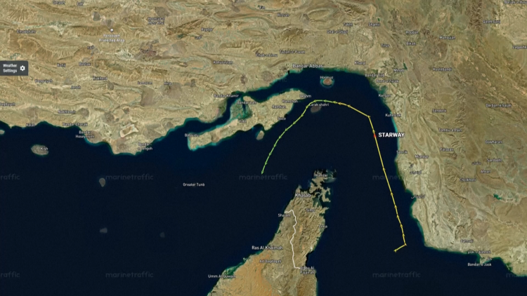 Chỉ 3 tàu đi qua eo biển Hormuz, giao thông hàng hải gần như tê liệt