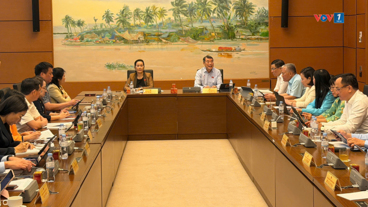 Tạo đột phá về thể chế, phấn đấu mục tiêu tăng trưởng hai con số