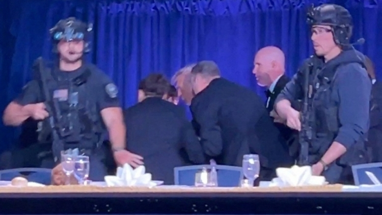 Nổ súng tại tiệc Hội Nhà báo Nhà Trắng, ông Trump được sơ tán an toàn