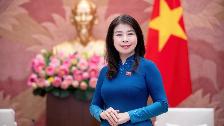 Phụ nữ tham chính trong thời đại mới