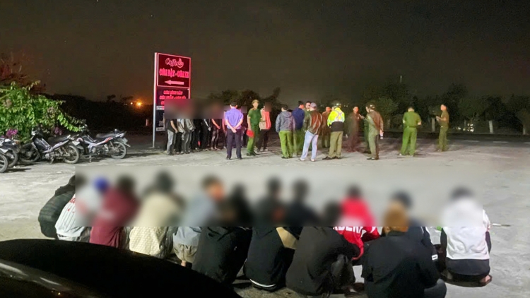 Khởi tố 22 thanh thiếu niên mang bom xăng, dao, rựa đi giải quyết mâu thuẫn