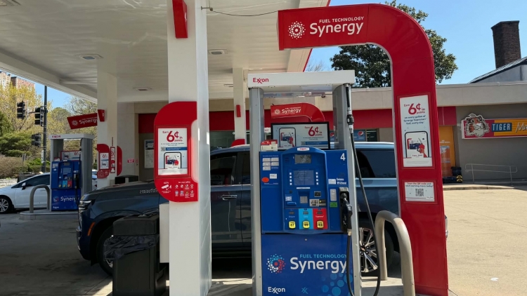 Giá dầu tăng vọt, chứng khoán Mỹ lao dốc sau phát biểu về Iran của ông Trump