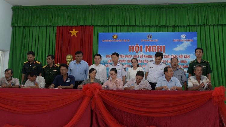 Vùng Cảnh sát biển 3 đồng hành với ngư dân Đồng Tháp