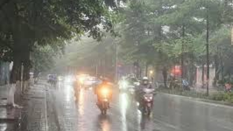 Thời tiết ngày 24/4/2026 : Miền Bắc mưa dông, trời mát, miền Nam có nơi nắng nóng