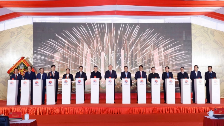 Theo dòng thời sự chiều 1/4/2026