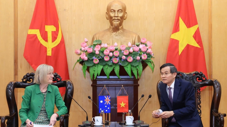 Ông Đoàn Minh Huấn tiếp và làm việc với Đại sứ Australia và Đại sứ Ấn Độ tại Việt Nam